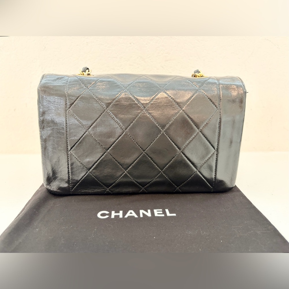❤️SOLD❤️ Auth CHANEL Vintage 24K Diana Classic Black Medium Single Flap Bag - Picture 5 of 17